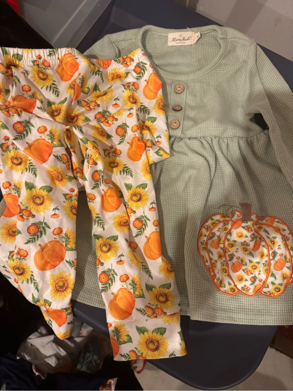 MiniWorld Girls' Mint Green Pumpkin Tunic & Sunflower Pumpkin Leggings Set
